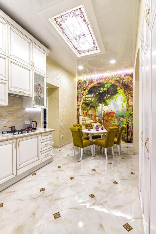 Rynok Square City Center Two Bedroom Apartment! ลวีฟ ภายนอก รูปภาพ